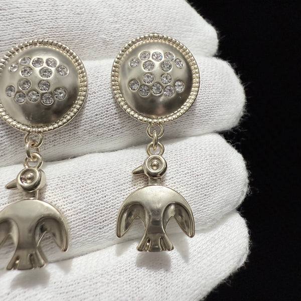 Chanel DANGLE EARRINGS summer fun very light gold tone es10101