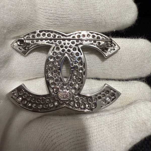 CHANEL CRYSTAL BROOCH BH.40046