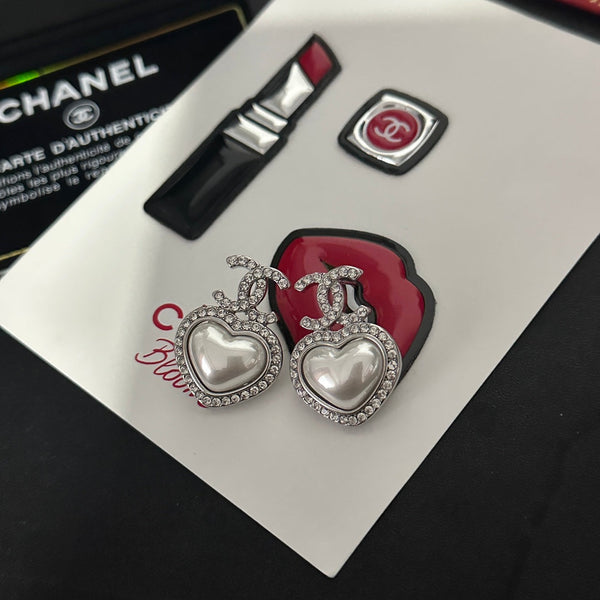 CHANEL CC Logo Heart Earring Studs ED20149