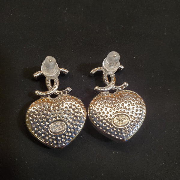 CHANEL CC Logo Heart Earring Studs ED20149