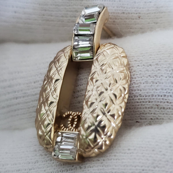 CHANEL Gold Dangle Earring Studs ED20204