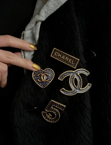 CHANEL BROOCH BH.40151