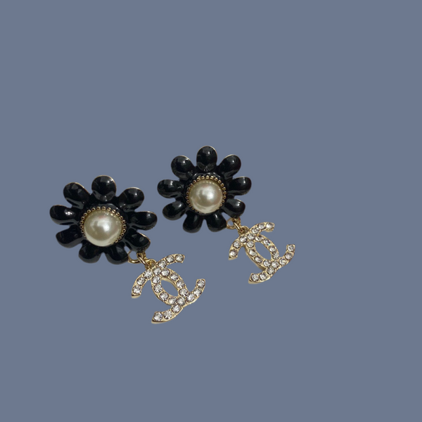 CHANEL 18k gold chrysanthemum drop earrings BQ40021