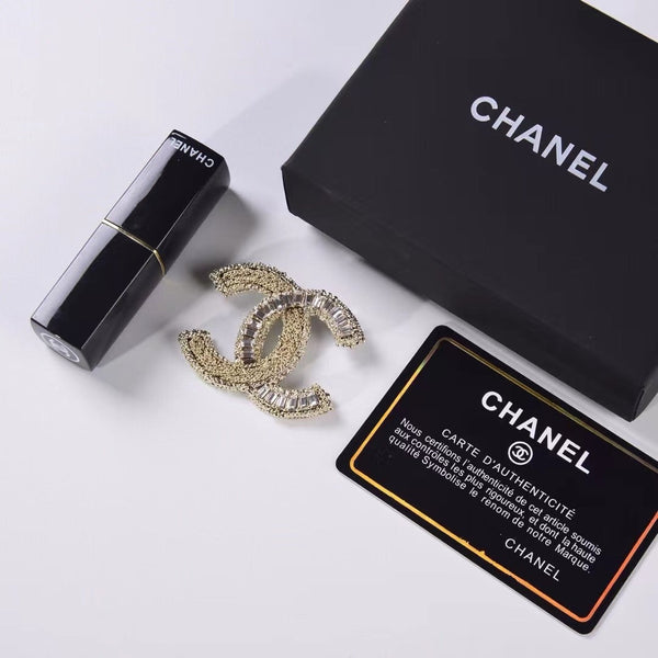 CHANEL CRYSTAL BROOCH BH.40002