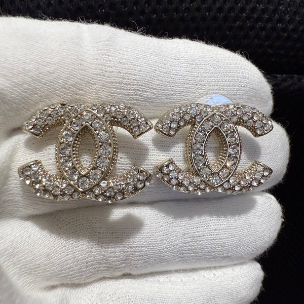 CHANEL cc logo EARRING STUDS pearl large light gold tone ed20273