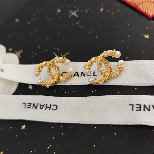 CHANEL CC EARRING STUDS pearl twist ES.10019