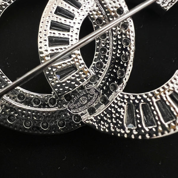 CHANEL BROOCH silver tone BH.40050