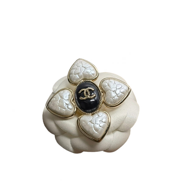 CHANEL BROOCH BH.40016