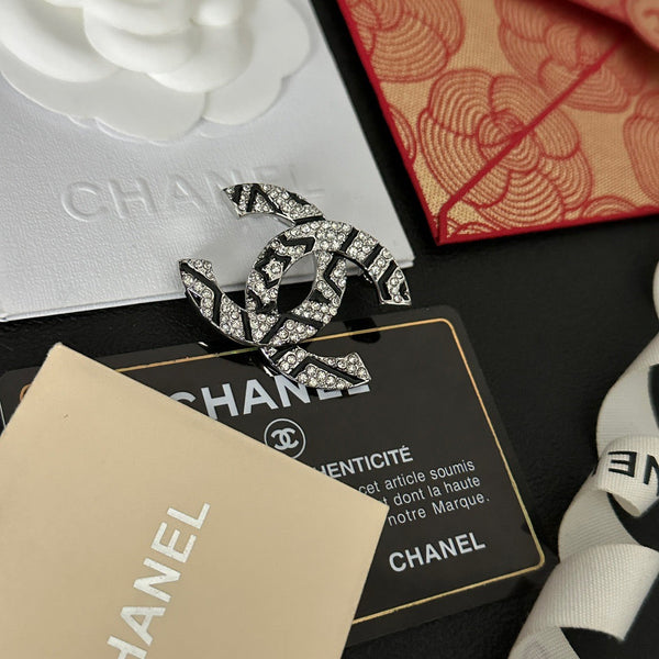 CHANEL  Geometry Graphic BROOCH  BH.40017