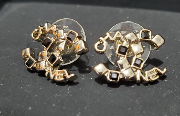CHANEL CC Logo Letter Earring Studs ED20145