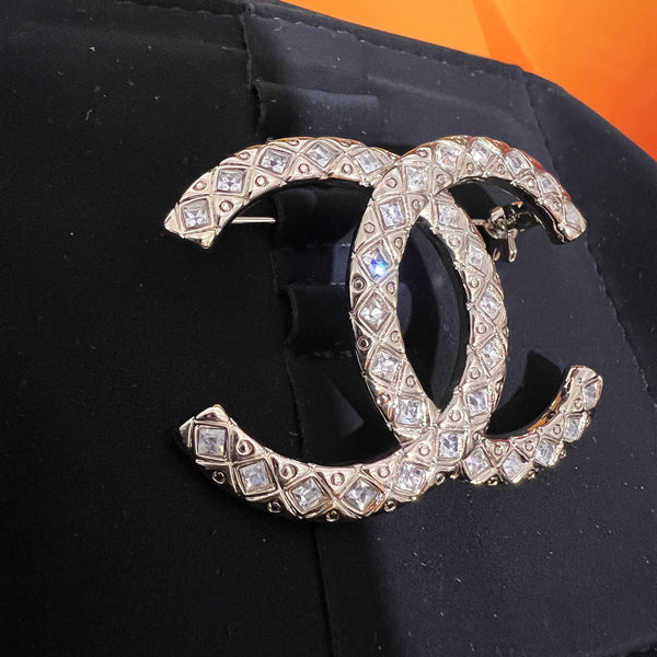 CHANEL BROOCH BH.40044