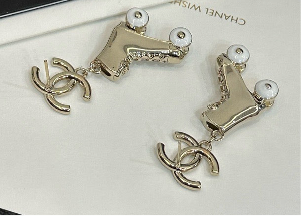 CHANEL skate earrings ES10037