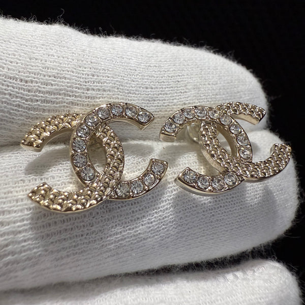 CHANEL CC logo EARRING STUDS ED20201 gold tone