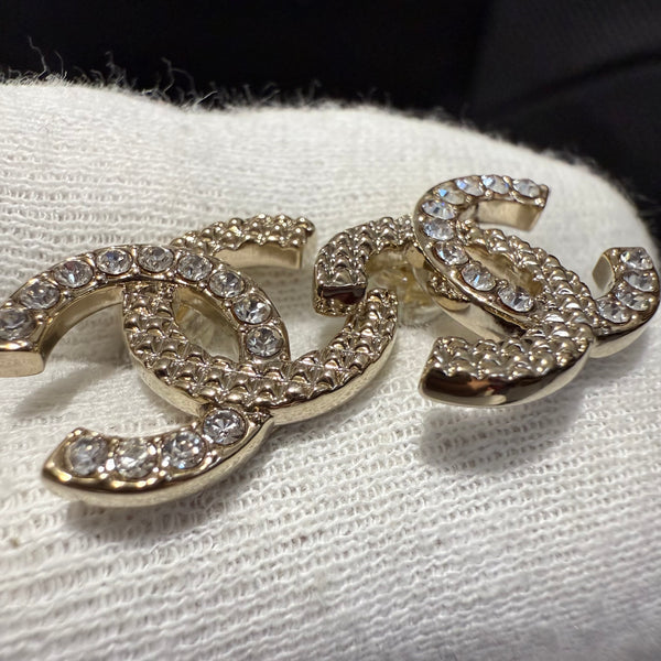 CHANEL CC logo EARRING STUDS ED20201 gold tone