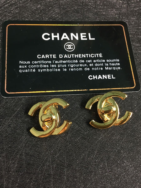 Chanel Large gold CC clip on earring studs ES10071