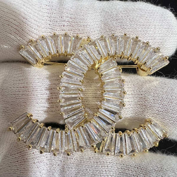 CHANEL Light Gold Crystal Clear Brooch bh.40097