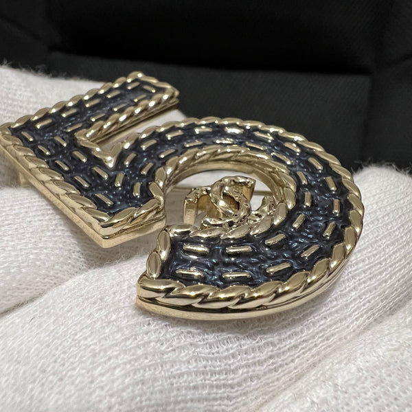 CHANEL No.5 CC BROOCH BH.40147