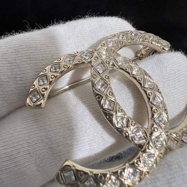 CHANEL BROOCH BH.40044