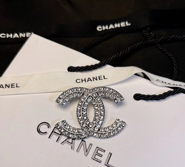 CHANEL CRYSTAL BROOCH BH.40005