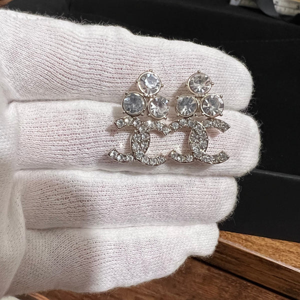 CHANEL CRYSTAL EARRING STUDS es10094