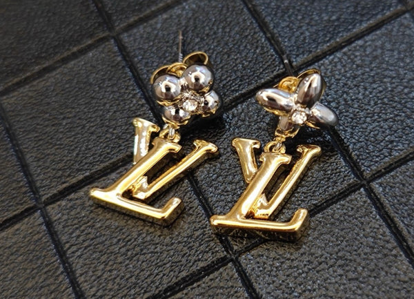 Louis Vuitton EARRING STUDS ED20227