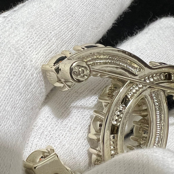 CHANEL PEARL BROOCH BH.40053