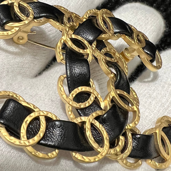 CHANEL GOLD TONE BROOCH Leather Braided black bh.40089