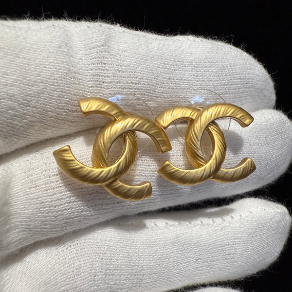 CHANEL CC Gold Earring Studs ed20171