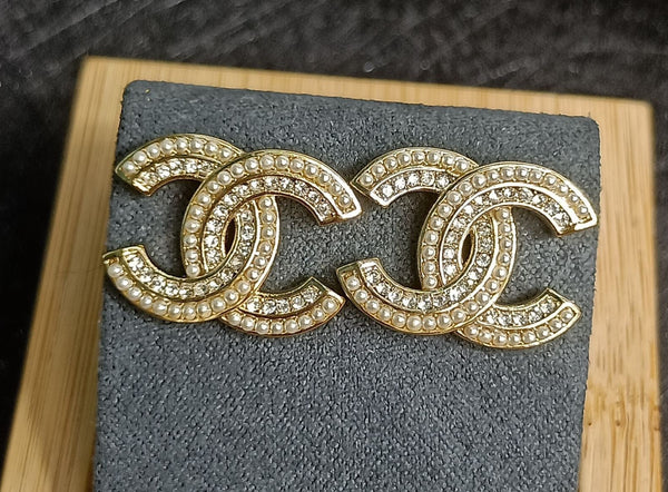 Chanel Earring Studs pearl CC logo ES10107