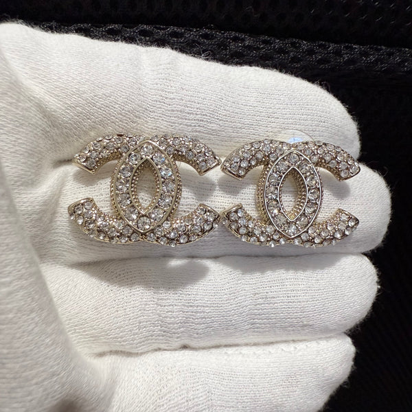 CHANEL cc logo EARRING STUDS pearl large light gold tone ed20273