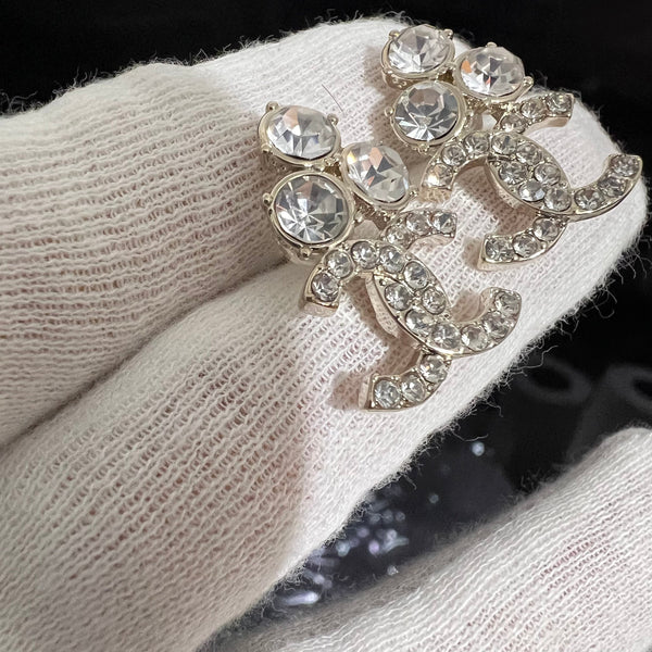 CHANEL CRYSTAL EARRING STUDS es10094