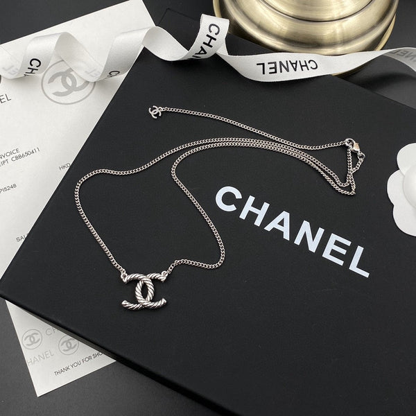 CHANEL CC Pendant Necklace NL10084