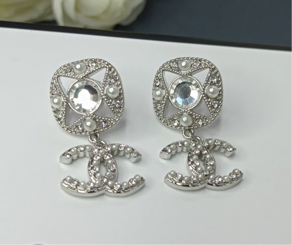 CHANEL CC LOGO CRYSTAL DANGLE EARRINGS SILVER TONE BQ40015