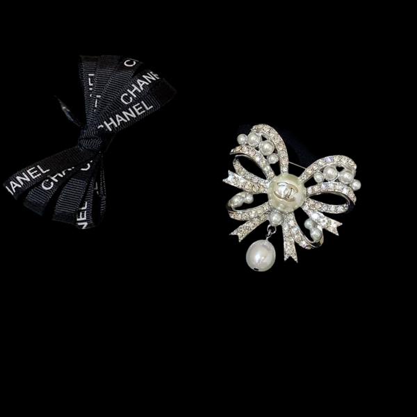 CHANEL BROOCH SILVER TONE BH.400152