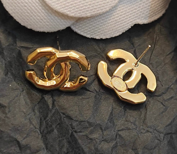 CHANEL CC Gold Earring Studs ED20166