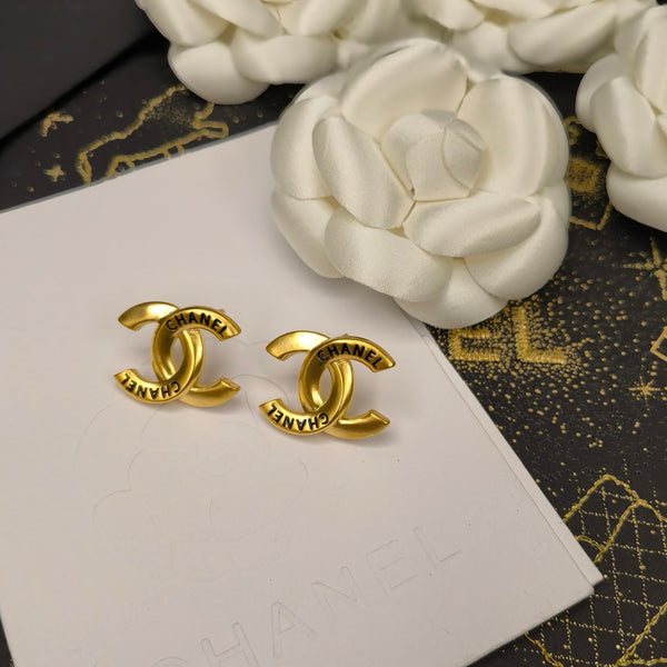 CHANEL studs EARRING PIERCED GOLD TONE  CC STUDS medium ed20212