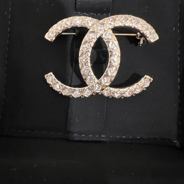 CHANEL BROOCH BH.40044
