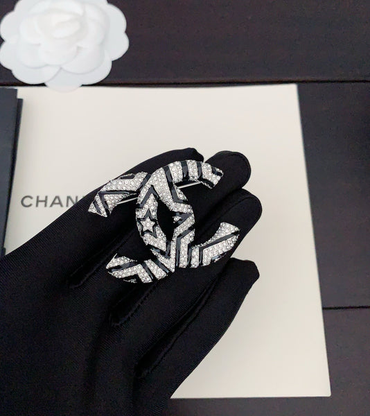 CHANEL  Geometry Graphic BROOCH  BH.40017