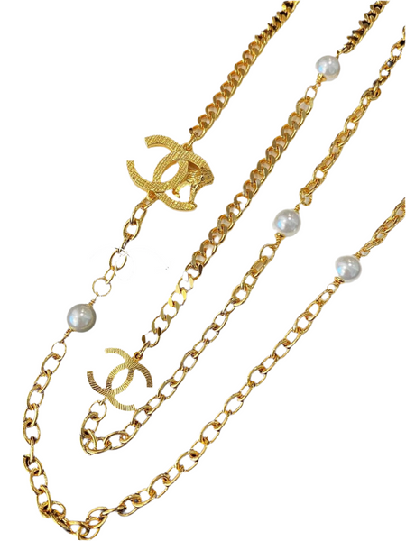 Chanel CC Belt or long pearl lion necklace in gold tone NL10073
