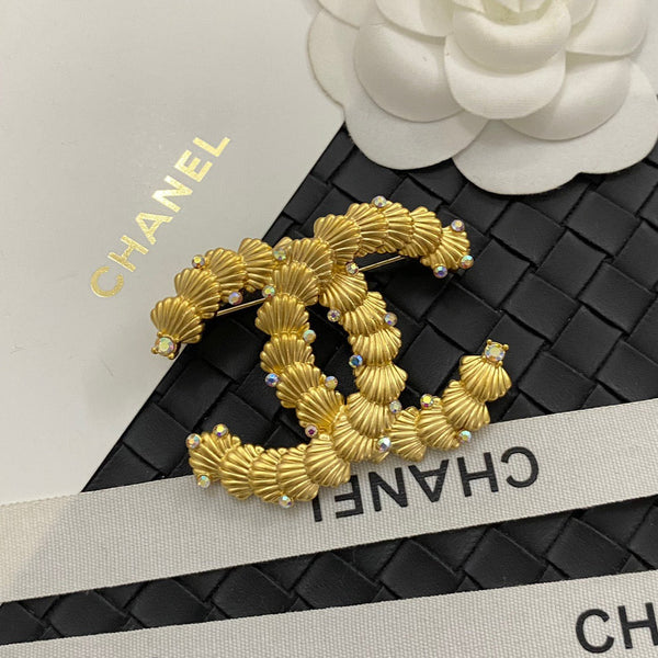 CHANEL seashell brooch gold bh.40107