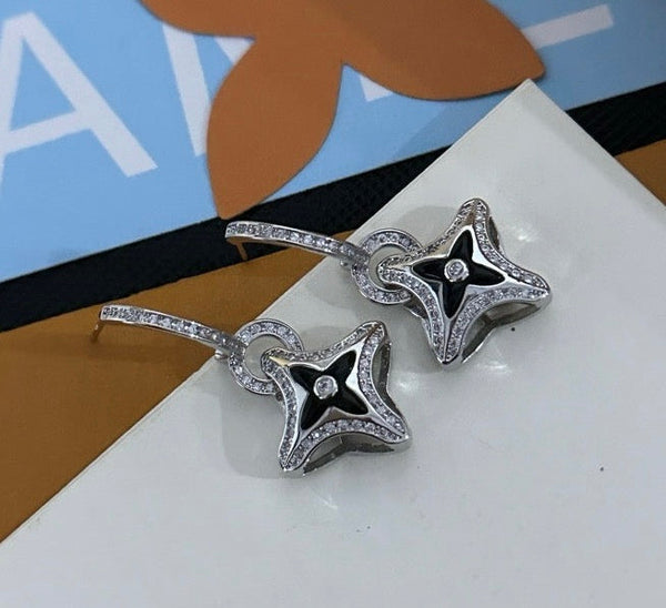 Louis Vuitton LV hoop earrings white gold ed20223