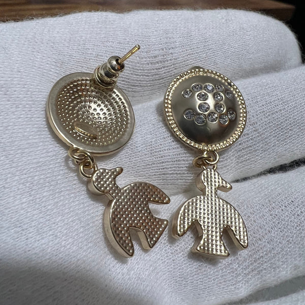 Chanel DANGLE EARRINGS summer fun very light gold tone es10101