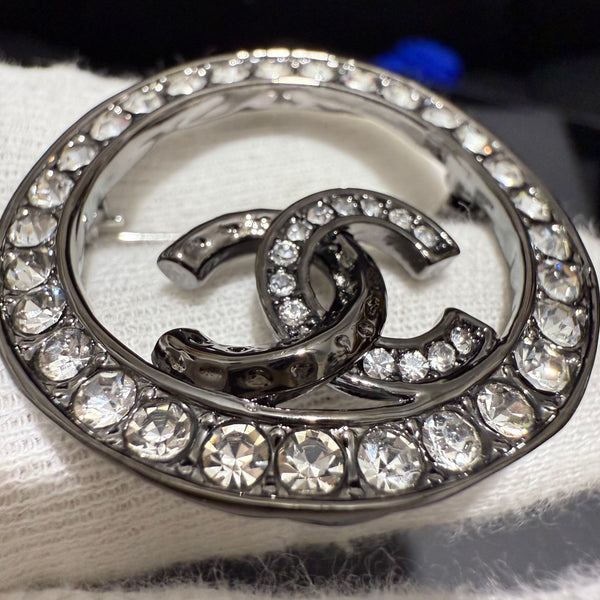 CHANEL Circle Brooch Black Tone BH40155