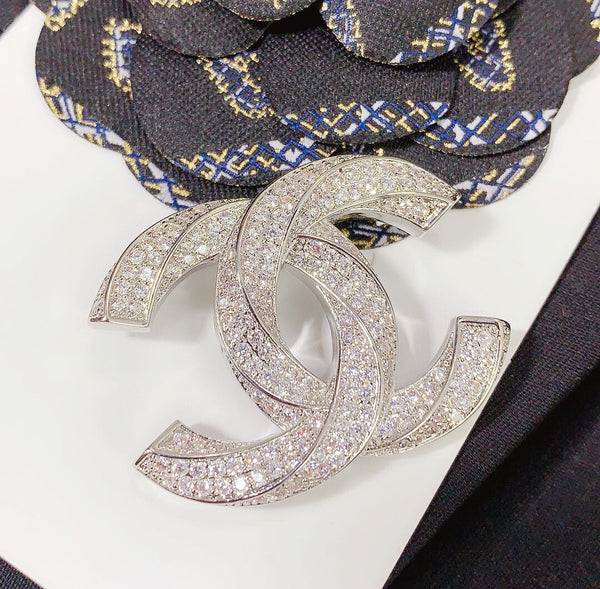 CHANEL CRYSTAL BROOCH BH.40063