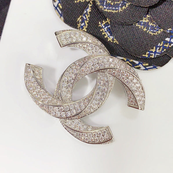 CHANEL CRYSTAL BROOCH BH.40063