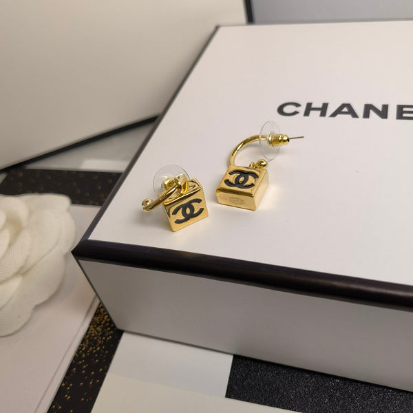 Chanel HALF CIRCLE DROP DANGLE EARRINGS GOLD TONE ec.30017