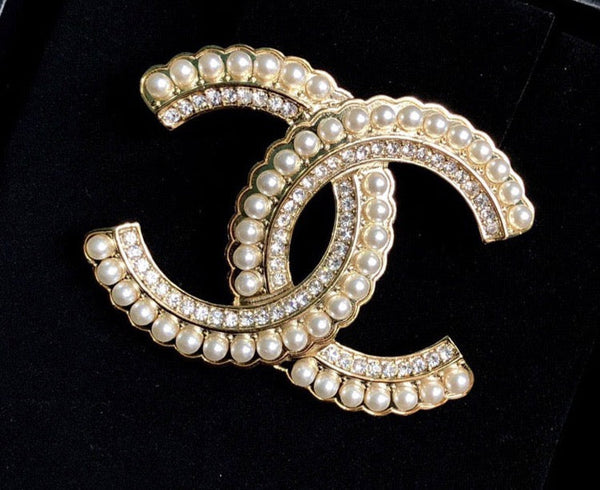 CHANEL pearl crystal BROOCH bh.400103
