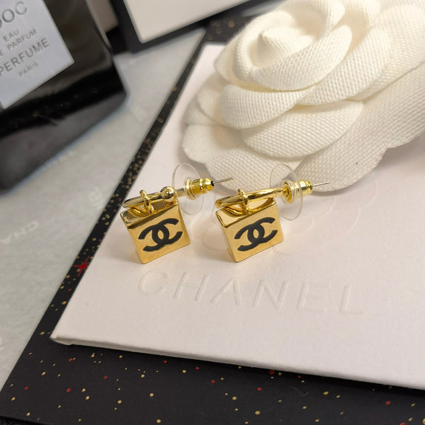 Chanel HALF CIRCLE DROP DANGLE EARRINGS GOLD TONE ec.30017