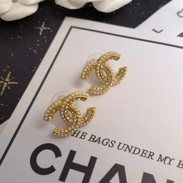 Chanel Earring Studs pearl CC logo ES10107