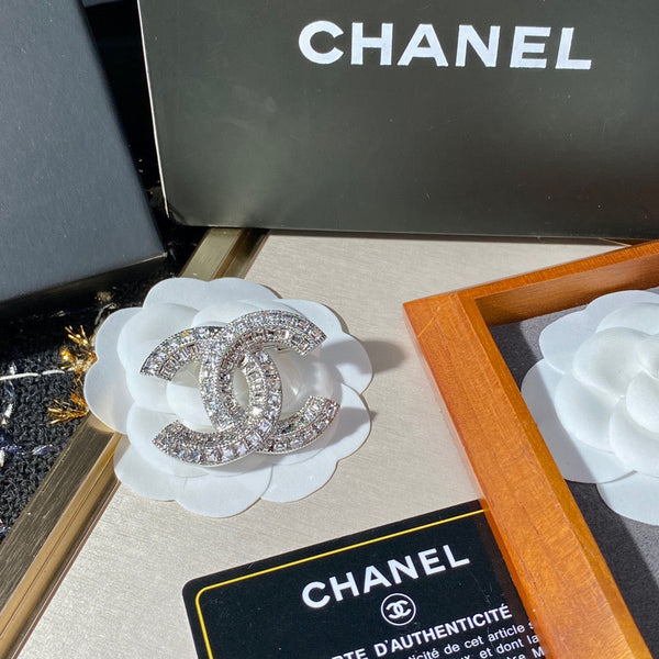 CHANEL CC SQUARE CRYSTAL BROOCH SILVER square stones BH40058